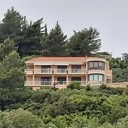Loggos View Apartmán