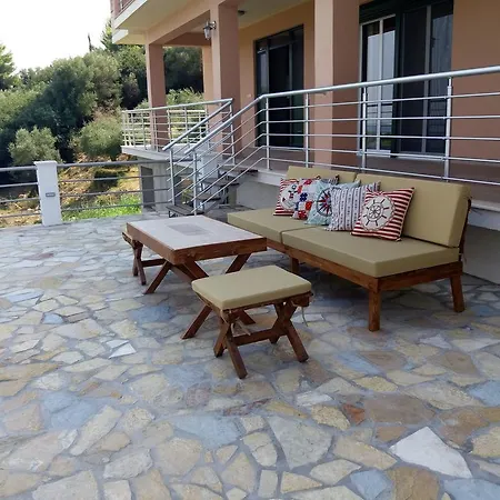 Loggos View Lixúri